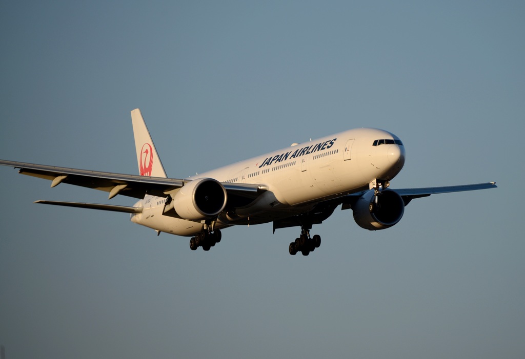 着陸 JAL 777-300ER
