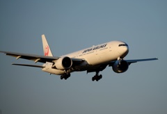 着陸 JAL 777-300ER
