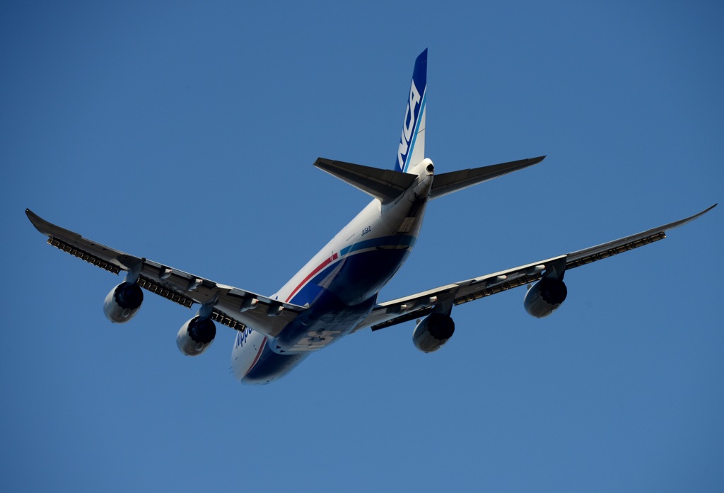 NCA 747-8KZF 離陸