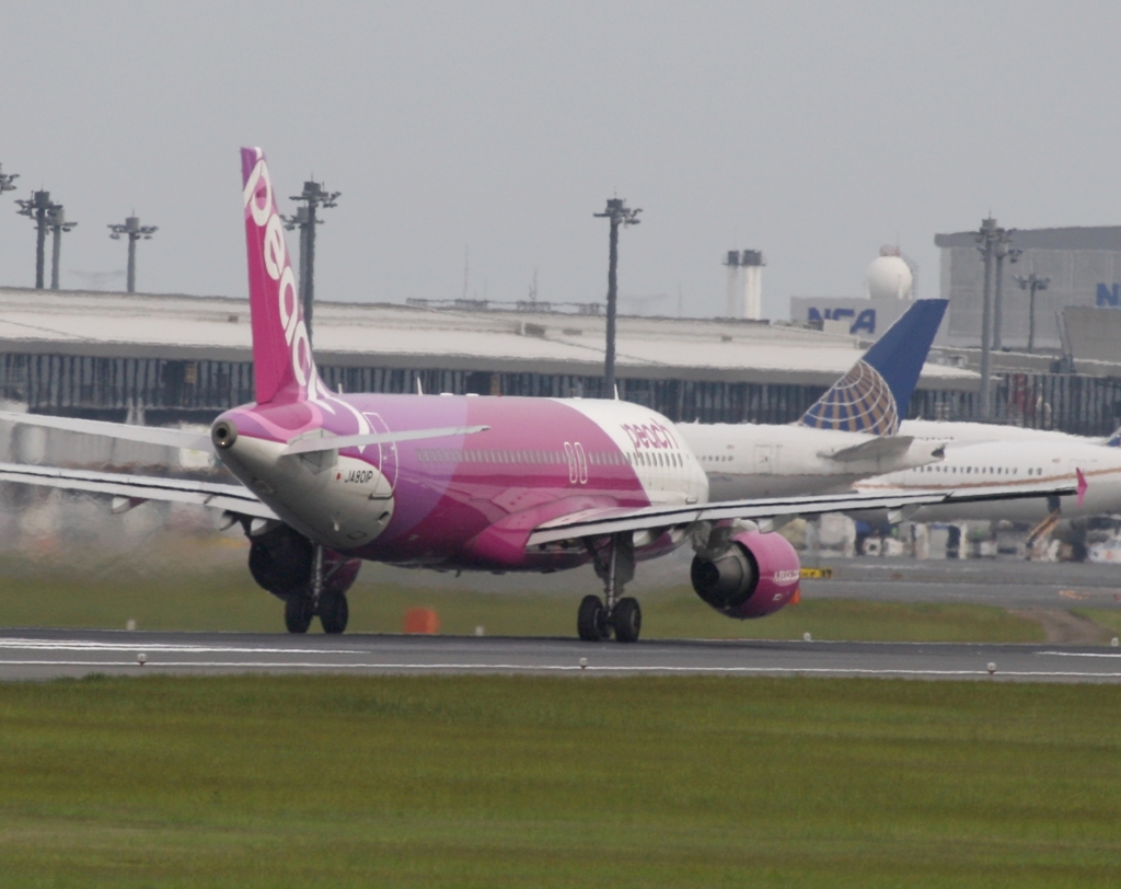 出発　peach A320-200 