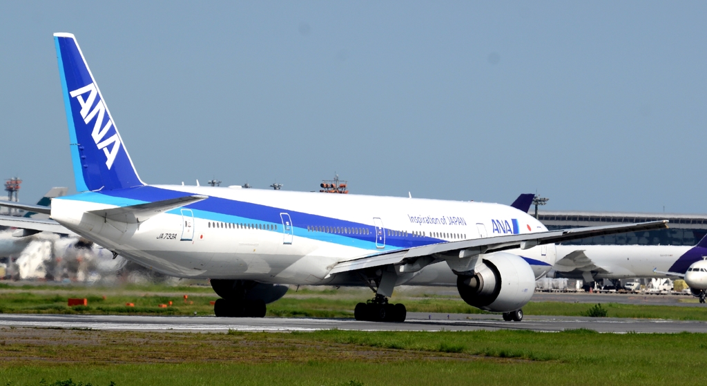 出発（168）ANA 777-300