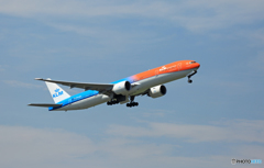 出発 KLM オレンジP 777-306 PH-BVA