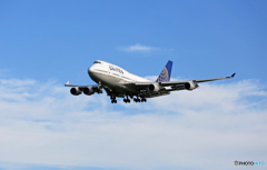 [青空]　UNITED 747-400 N181UA到着 