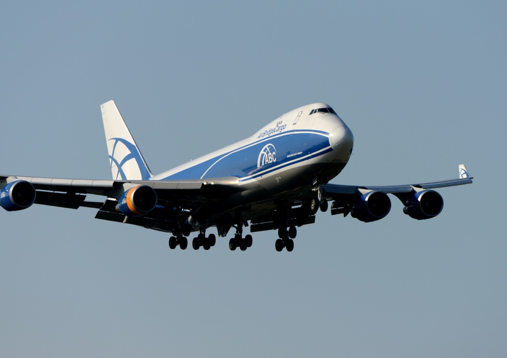 到着　AB Cargo 747-400F