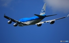 離陸　KLM 747-400