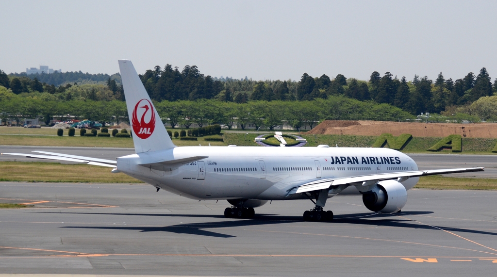 出発（44）JAL 777-300　