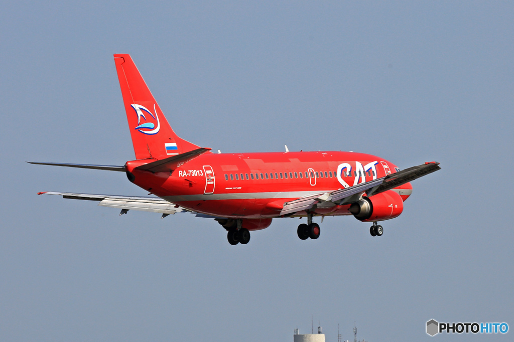 到着 Auroraオーロラ航空SAT B737-5L9  RA-73013