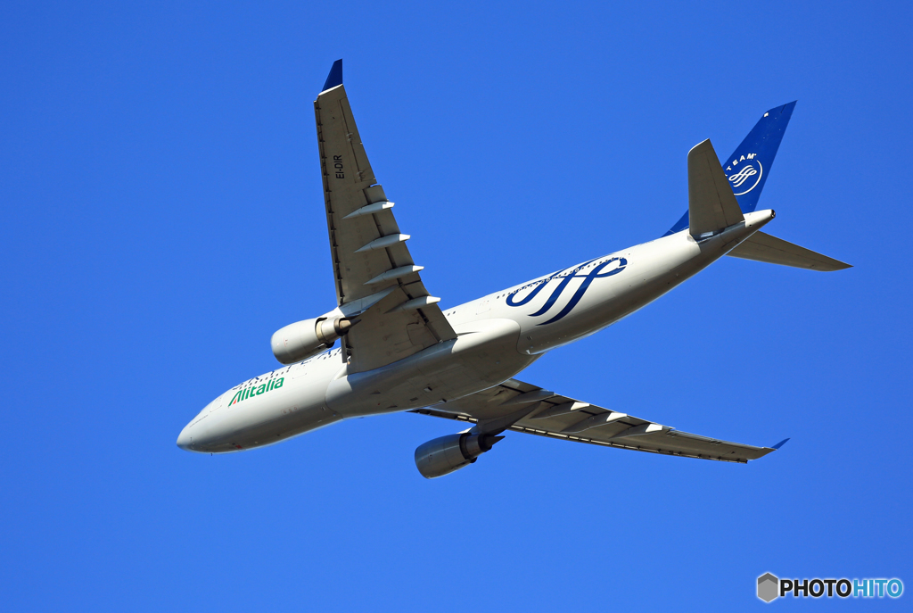 「青空」 Alitalia A330-202 EI-DIR