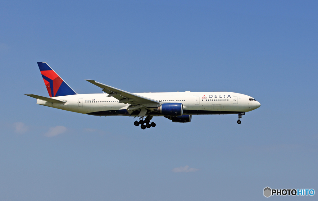 着陸 Delta 777-232 N864DA