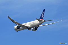 飛び立ち LOT 787-8 SP-LRA