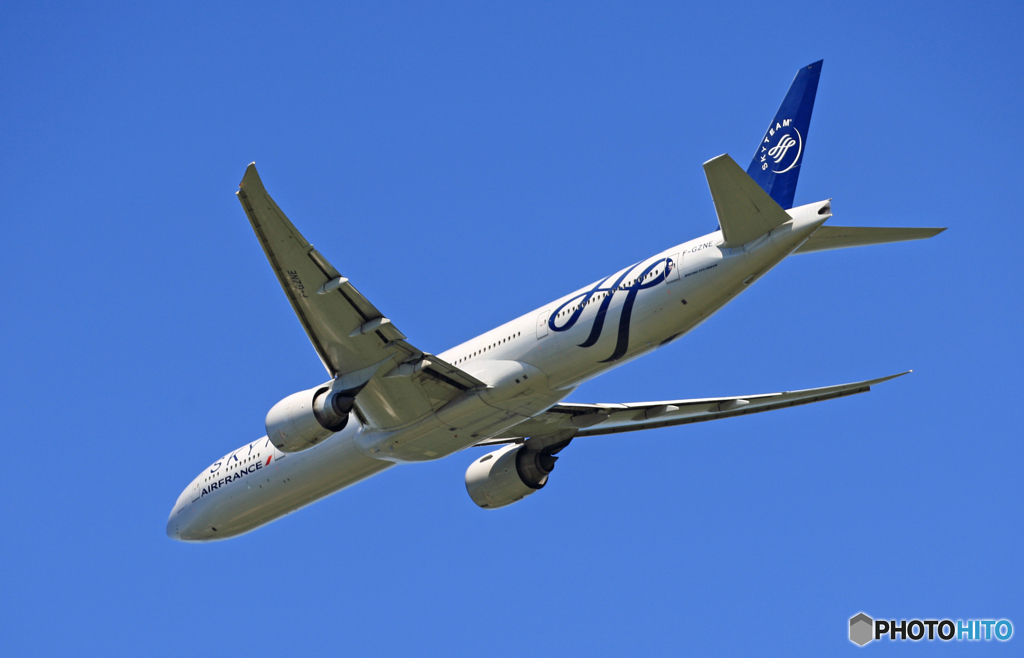 「青い空」Air France SKY 777-328 F-GZNE
