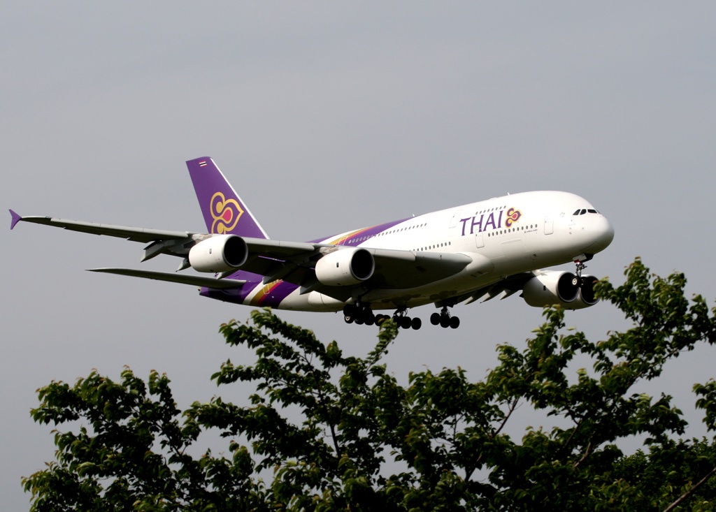 Thai A380-841 空港・風景　