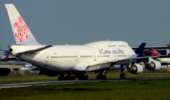 出発（222）China Air 747-400 