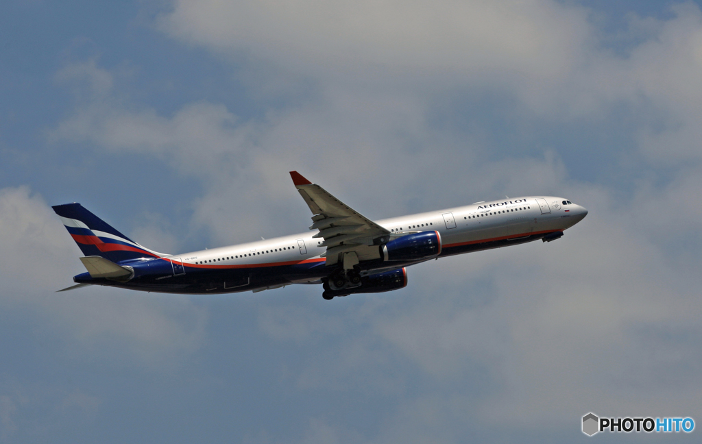 AEROFLOT A330-300 VQ-BNS 出発 