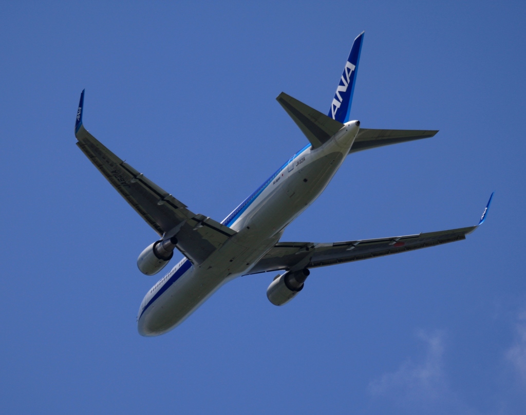 飛び立ち　ANA 767-381 