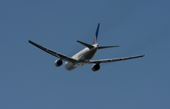 離陸(220)UNITED 777-222 離陸(220)UNITED 777-222