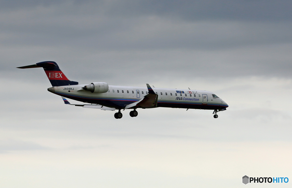 「☁」 IBEX CRJ-702 JA09RJ 着陸