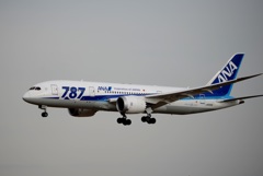 ANA 787-8 着陸