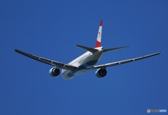 Austrian 777-2Z9  離陸　