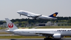 飛び立ち（100）Lufthansa 747-400 　
