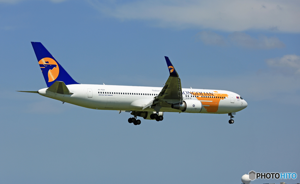 到着 Mongolian 767-300 JU-1021 