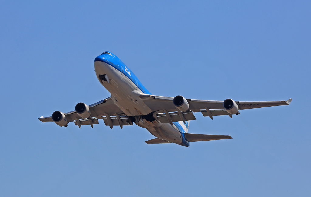 離陸　KLM 747-400 PH-BFF