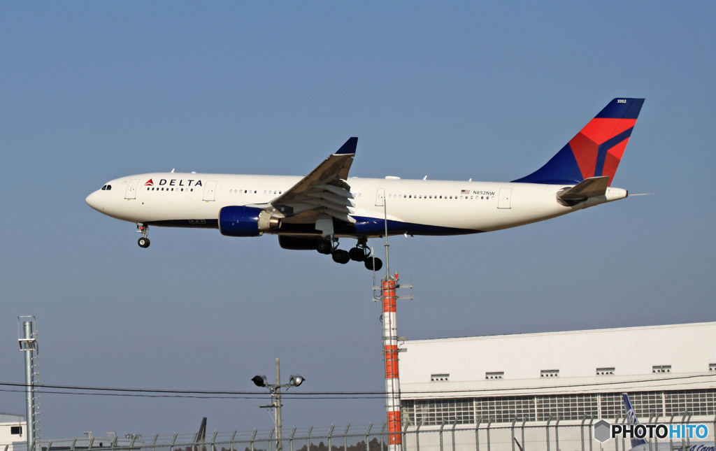 Delta A330-223 N852NW 到着 