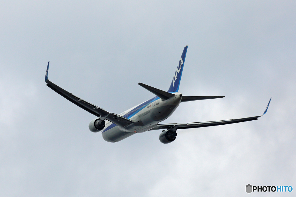 飛び立ち　ANA 767-300 JA619A