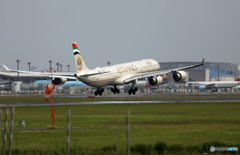 ETIHAD A340-642 A6-EHK 到着 