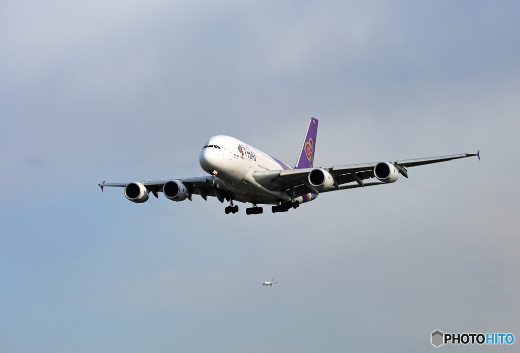 着陸 THAI A380-841 HS-TUE