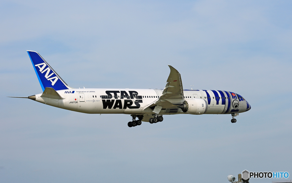 「空色」 ANA STAR WARS 787-9 JA873A 着陸