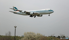 着陸 CATHAY 747-400F B-LJI