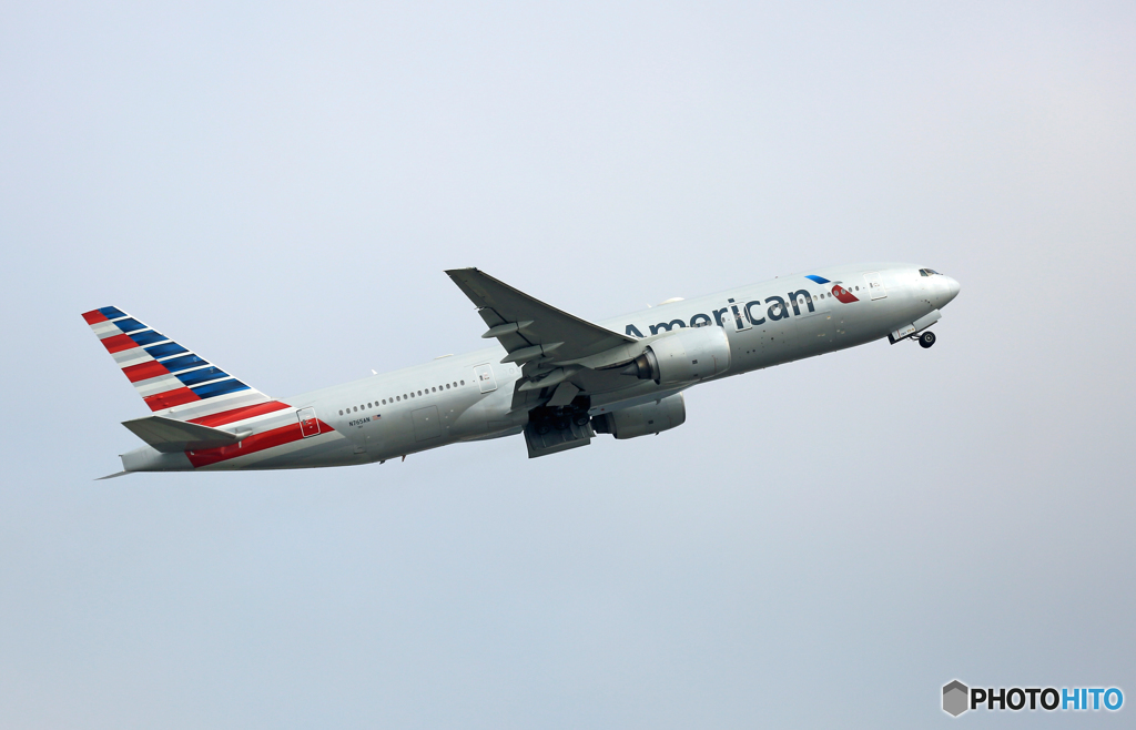 離陸 American 777-223 N765AN