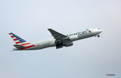 離陸 American 777-223 N765AN