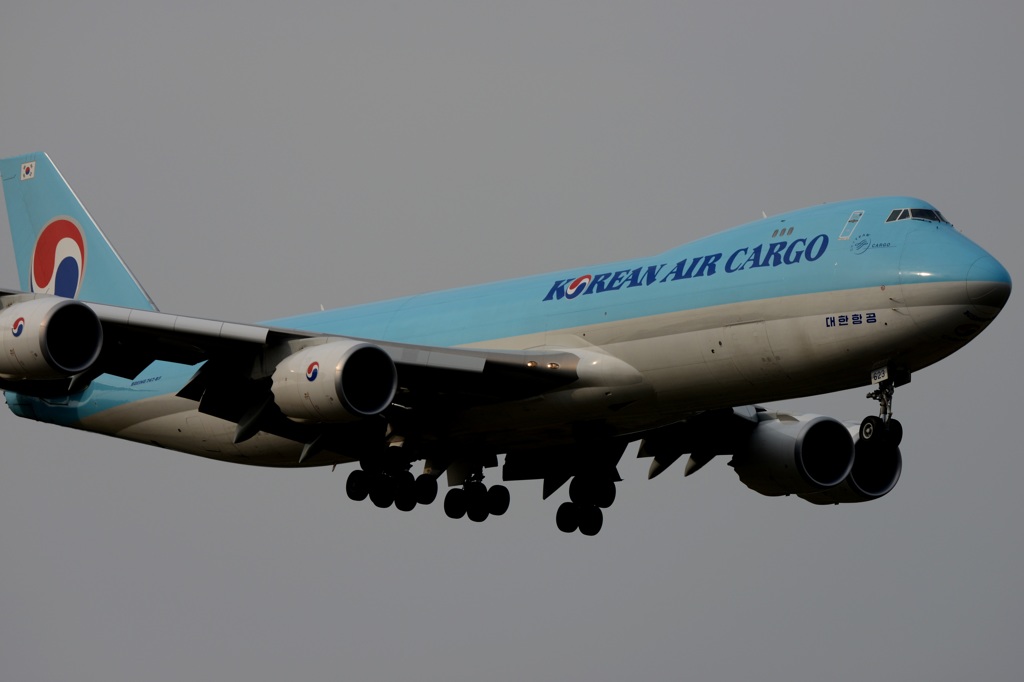 着陸　KOREAN CARGO 747-8F 