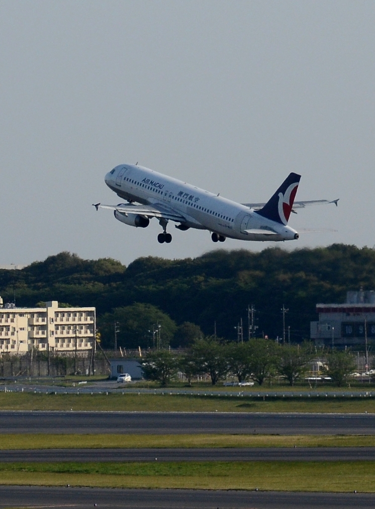 飛び立ち（118）AIR MACAU A320-232 　