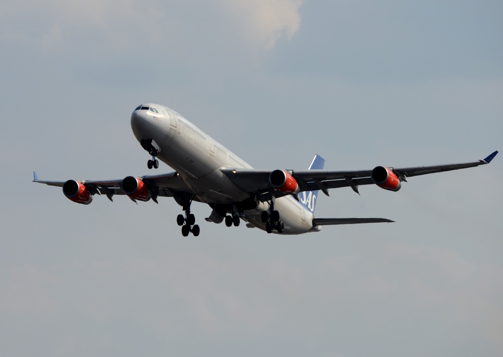 SAS A340-300 離陸