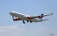 到着 SAS A340-313 LN-RKG