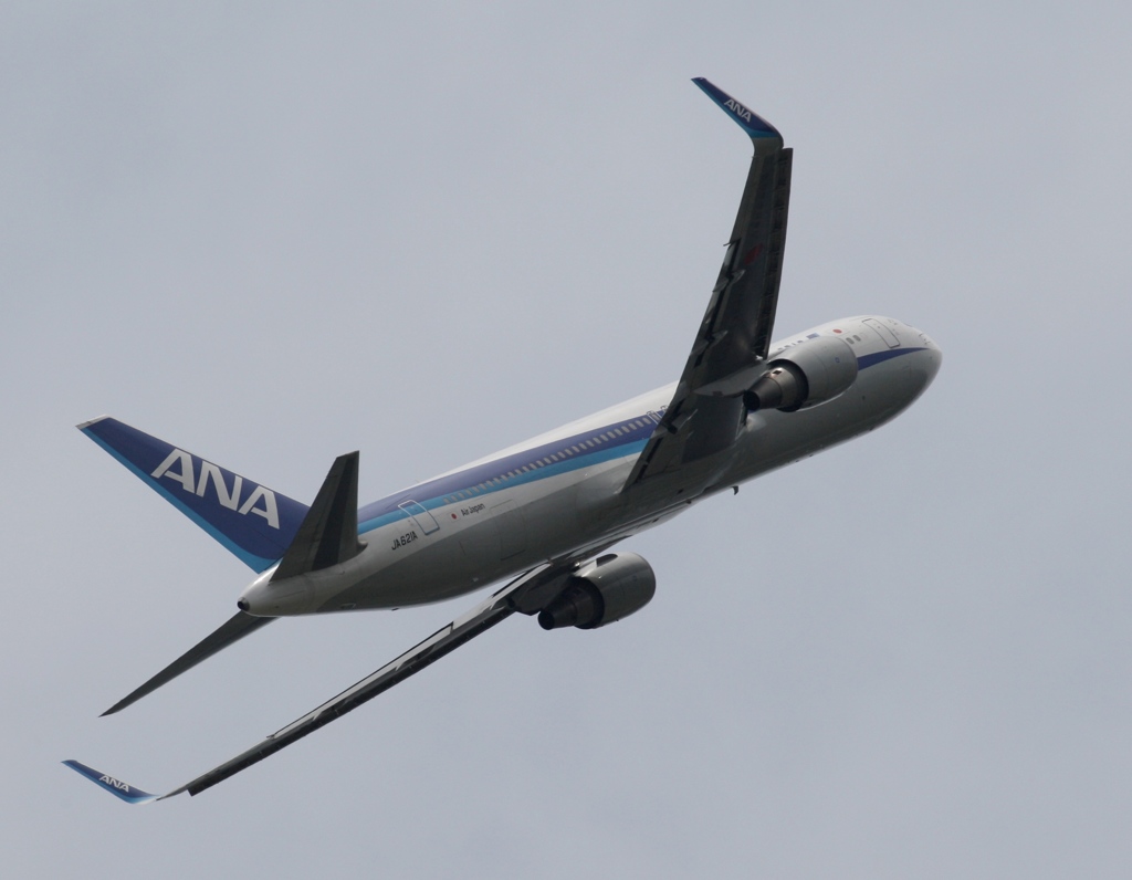 ANA 767-300 飛び立ち　
