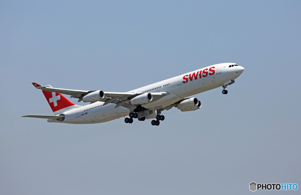 離陸 SWISS A340-313 HB-JMJ