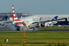 着陸(186)American 777-223  着陸(186)American 777-223