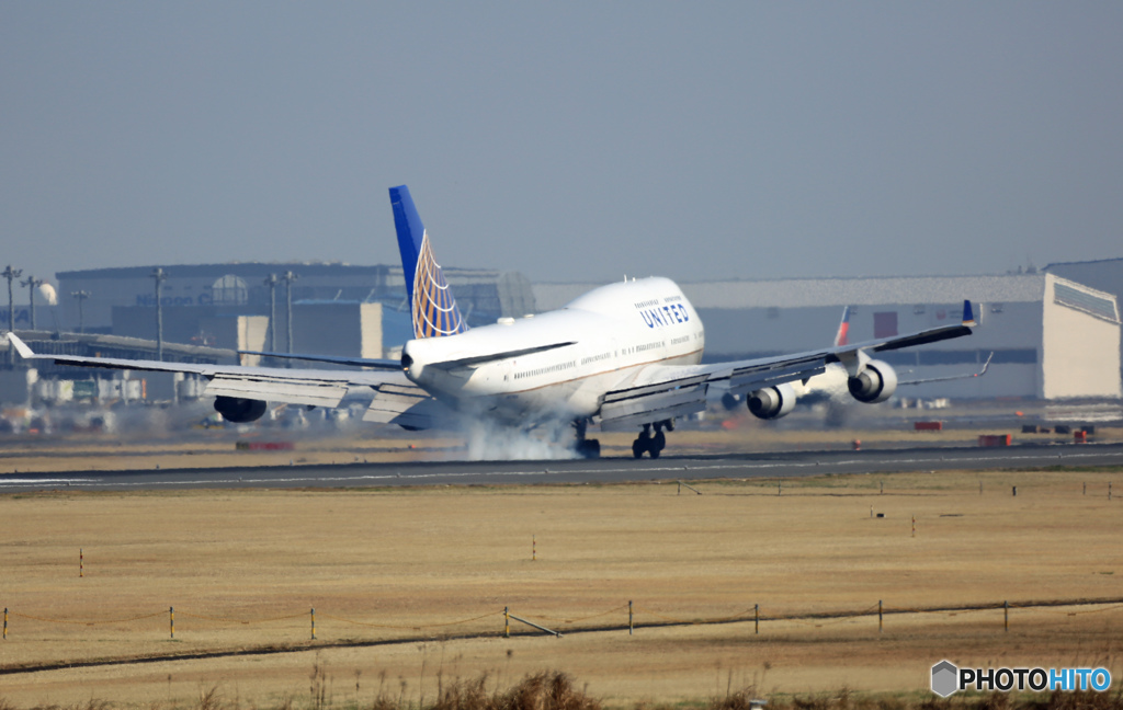 到着 UNITED 747-400 N179UA