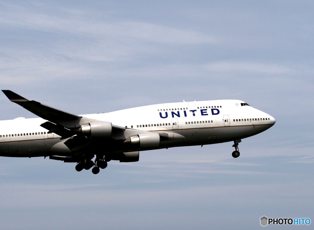 UNITED 747-400 到着　