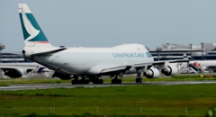 離陸（26-1）CATHAY  Cargo 747-467F [a]