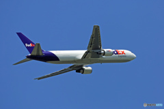 出発 FedEx 777-FS2 N107FE