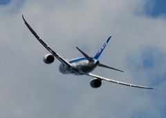 ANA 787-8 飛び立ち