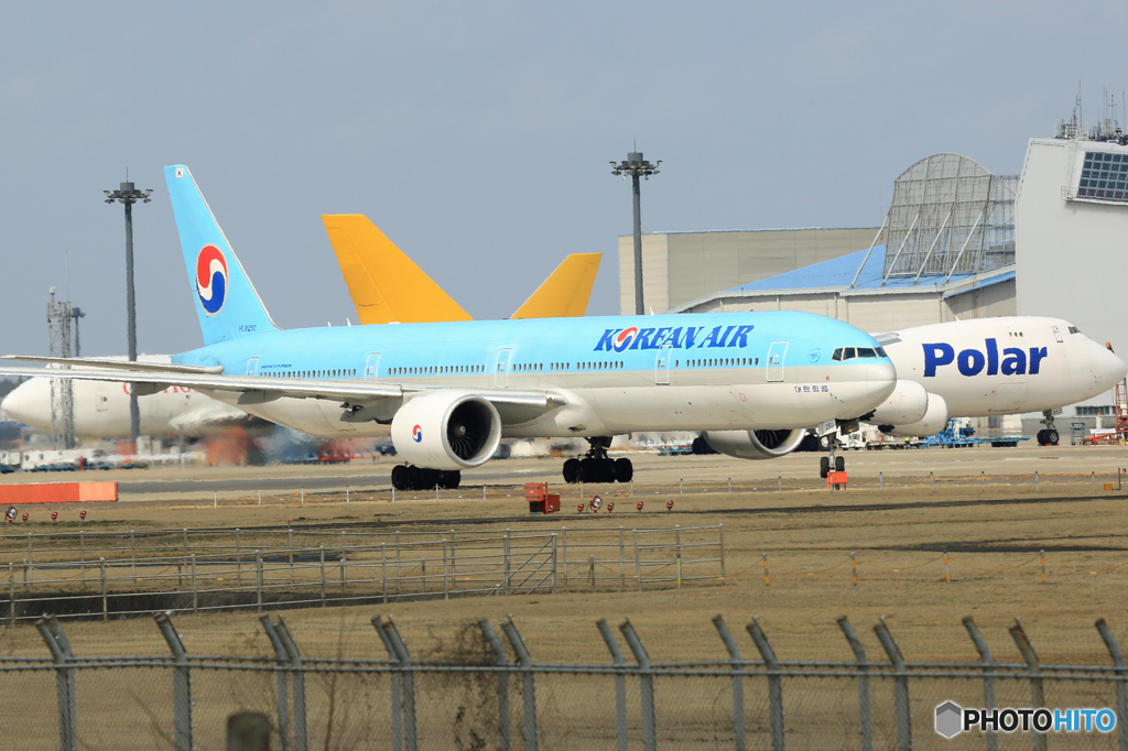 　[青い空]　Korean 777-3B5 HL8250