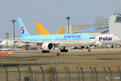 　[青い空]　Korean 777-3B5 HL8250