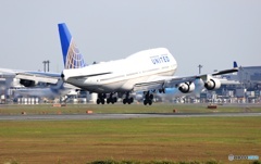 到着　UNITED 747-400