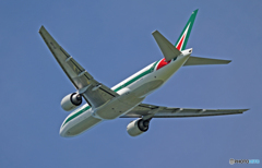 離陸 Alitalia 777-200 EI-ISB